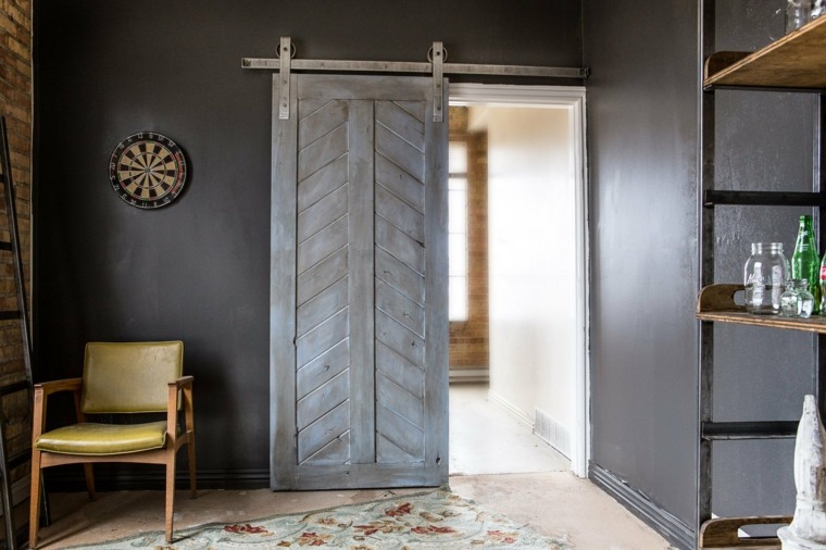 interior puerta color gris
