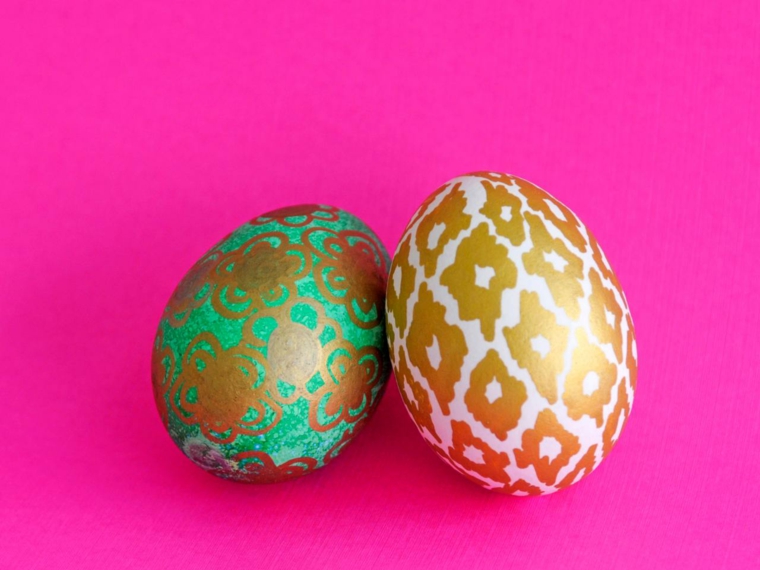 bonitos huevos pintura dorada