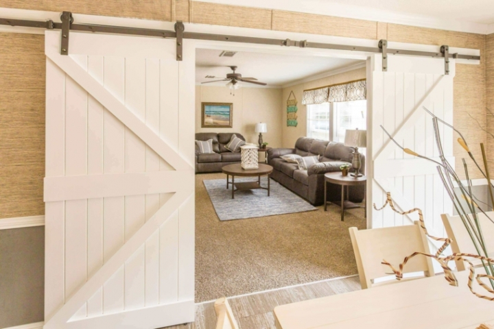 Puertas correderas de madera de estilo granero - 42 ideas