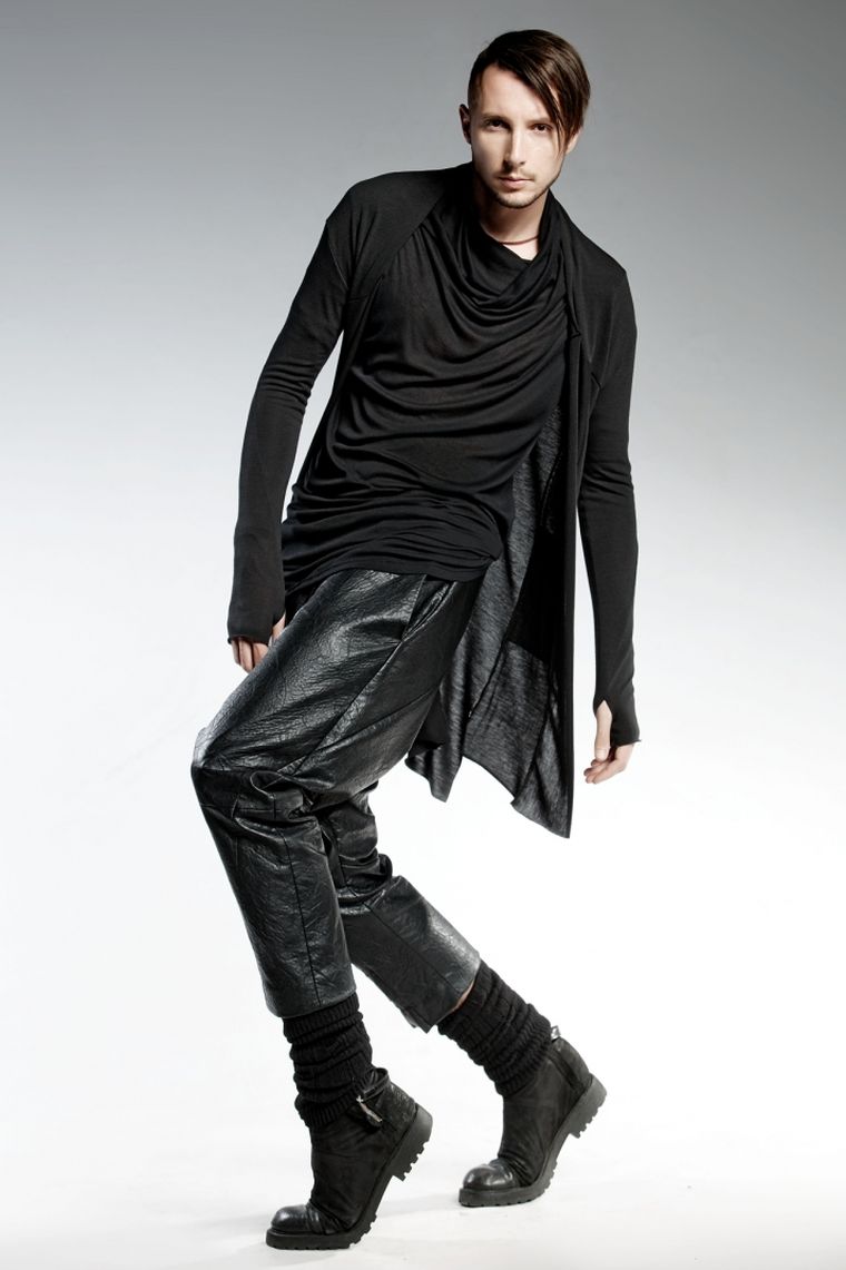 un pantalón moderno de Pendari ropa de moda Pendari pantalon cuero ecologico valerius ideas