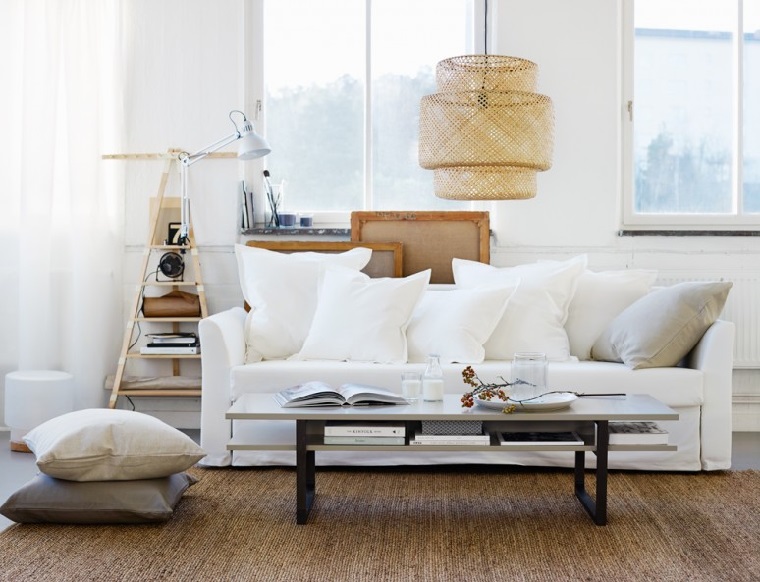 salones-de-diseno-estilo-nordico-sofa-blanca-mesa-madera