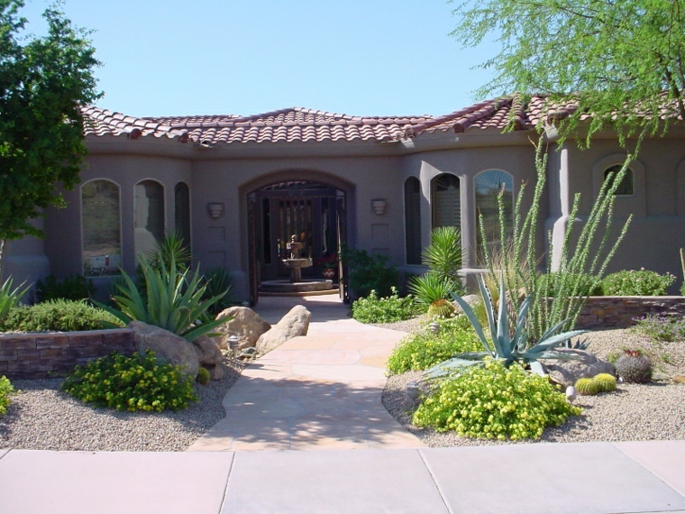 xeriscape rocas parte frontal casa tejados