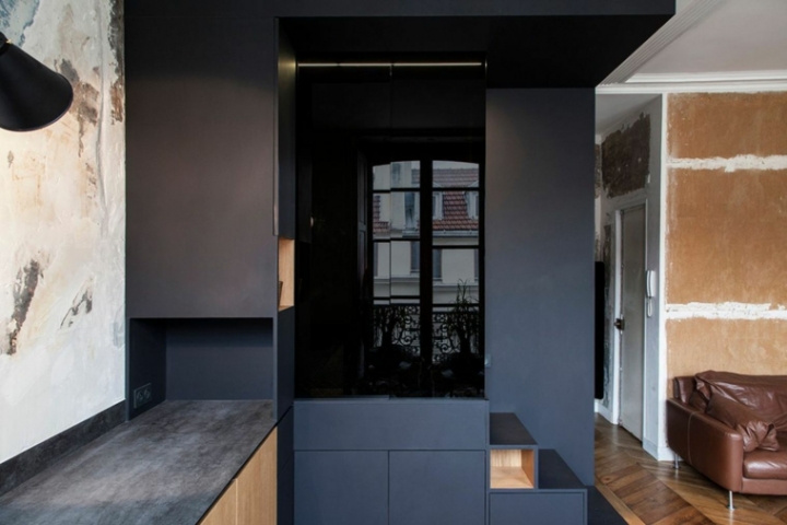 Cubo multifuncional prefabricado en un apartamento de París