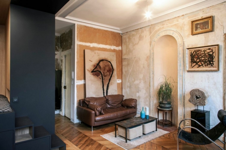 Cubo multifuncional prefabricado en un apartamento de París