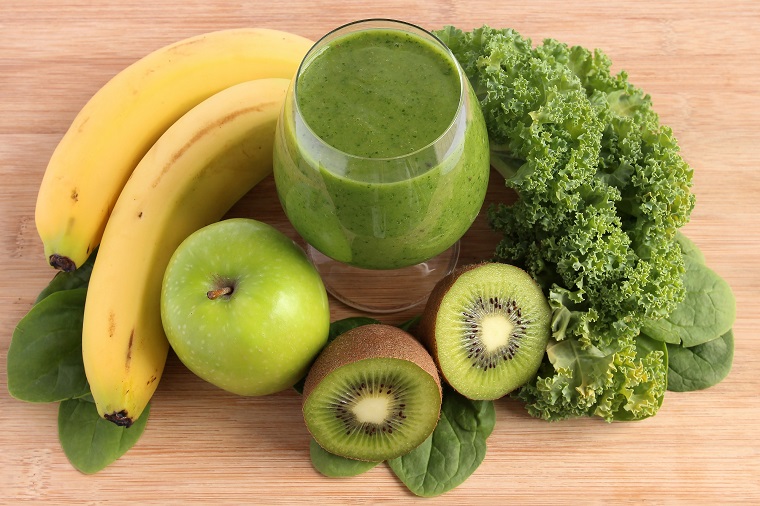 dieta-detox-smoothie-col-rizada-verde-platano
