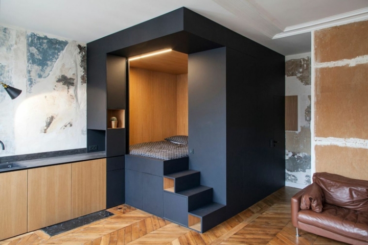 Cubo multifuncional prefabricado en un apartamento de París