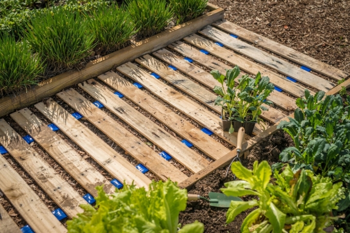 Ideas con palets para jardines creativos y asombrosos