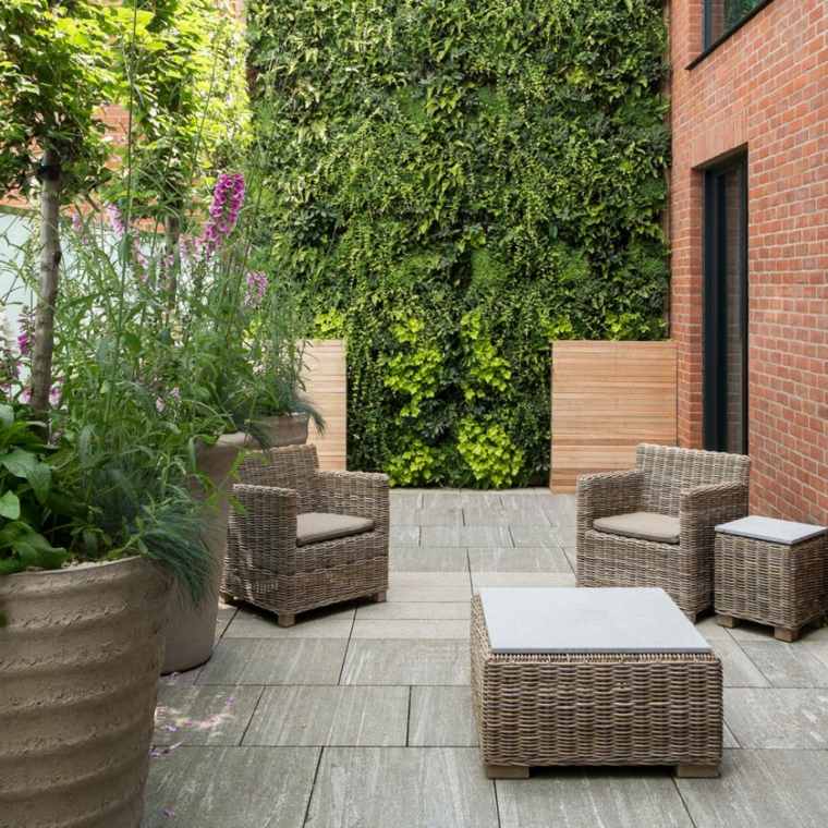 jardines-pequeños-ideas-verticales-aprovechando-espacio-muebles