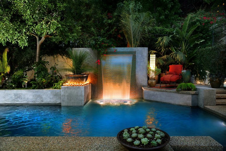 tropical perfecto para un exterior con piscina jardines-piscinas-paisaje-tropical-exterior-suculentas