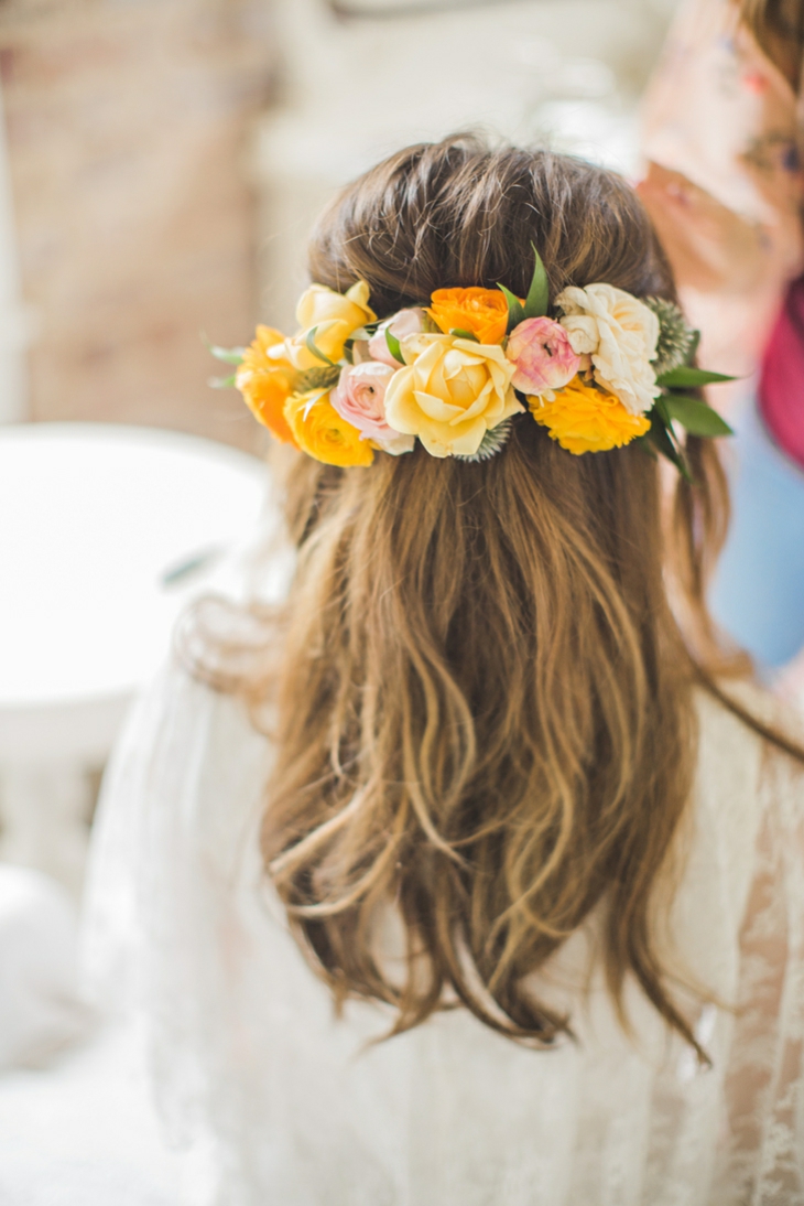 pelo semirecogido muy bonito peinados para bodas flores frescas pelo semirecogido ideas