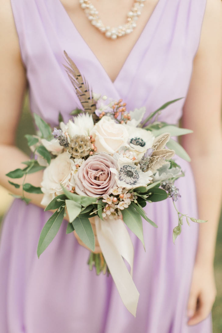 ramo a juego con el vestido ramo anemona rosa diseno estilo boda ideas