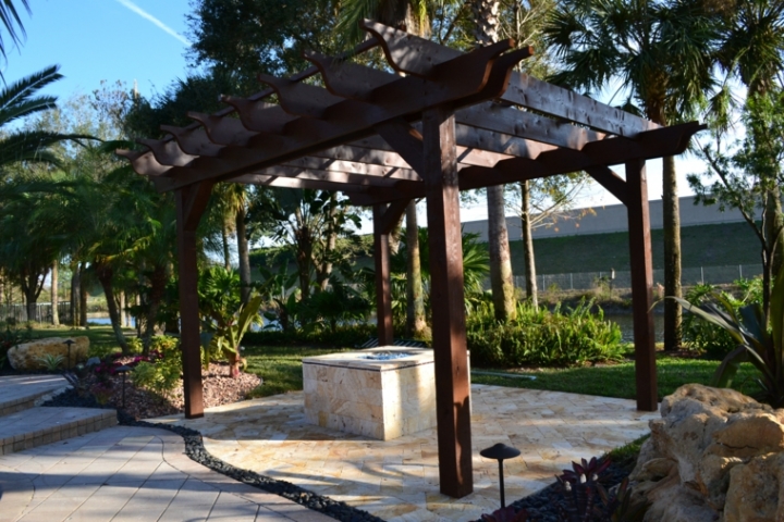 Pergolas de madera construcción y cómo decorarlas