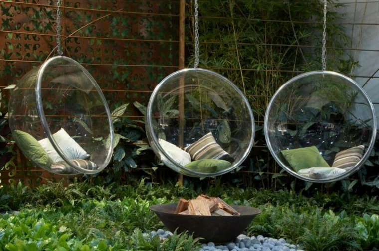 diseño de exteriores-jardines-pequenos-sillas-colgantes-ideAS