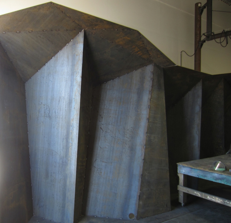 escultura-modernista-metal