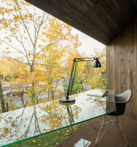 Cabaña de diseño moderno en un patio trasero de Oslo, Noruega