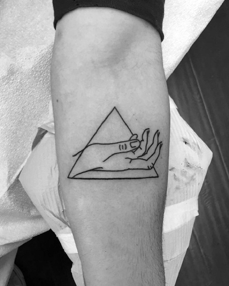 tatuajes-de-famosos-joe-jonas-triangulo