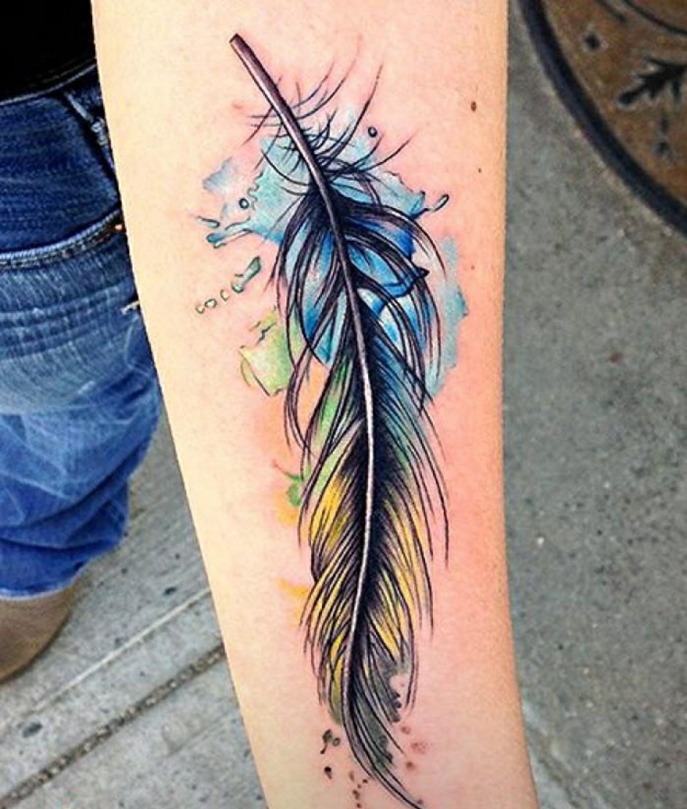 tatuajes de plumas colores