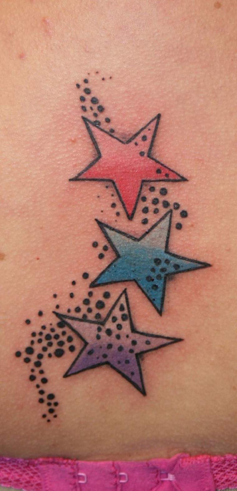 tatuajes de estrellas de colores