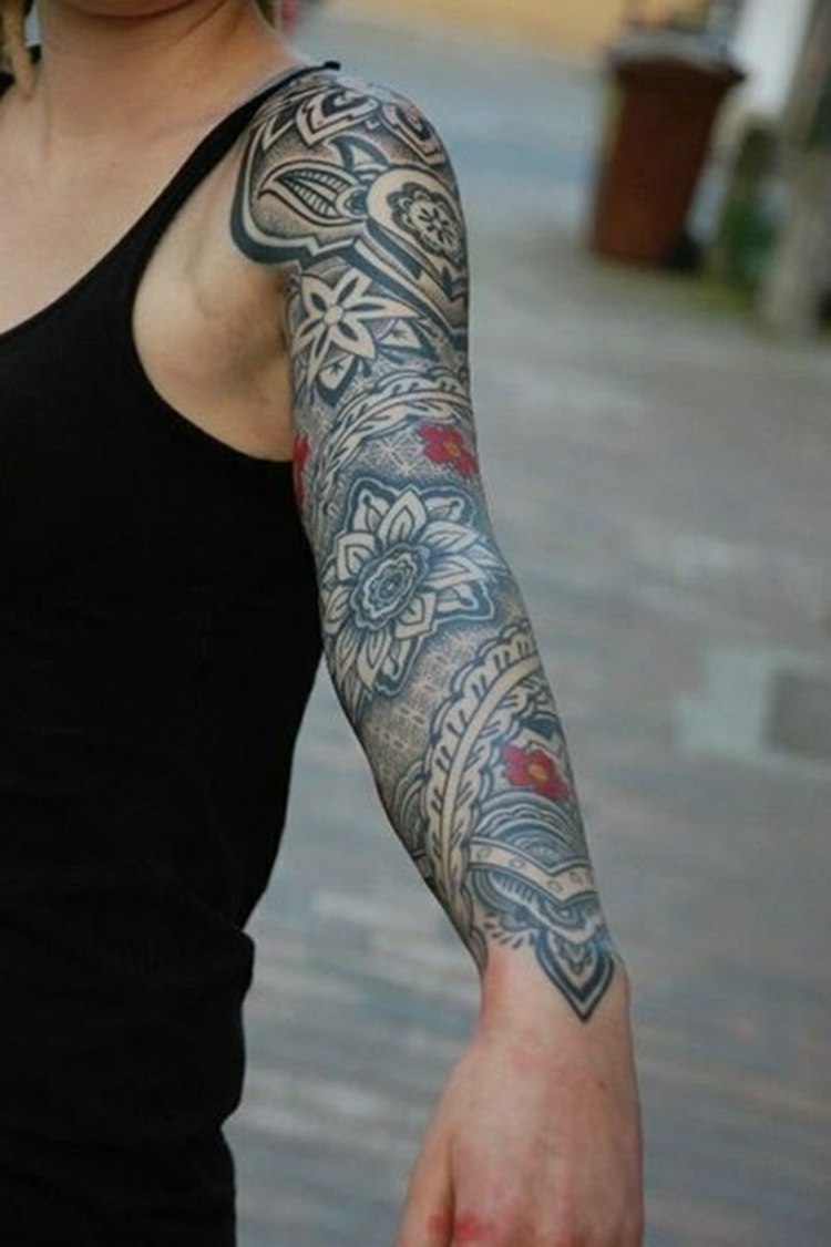 completo brazo femenino tatuaje