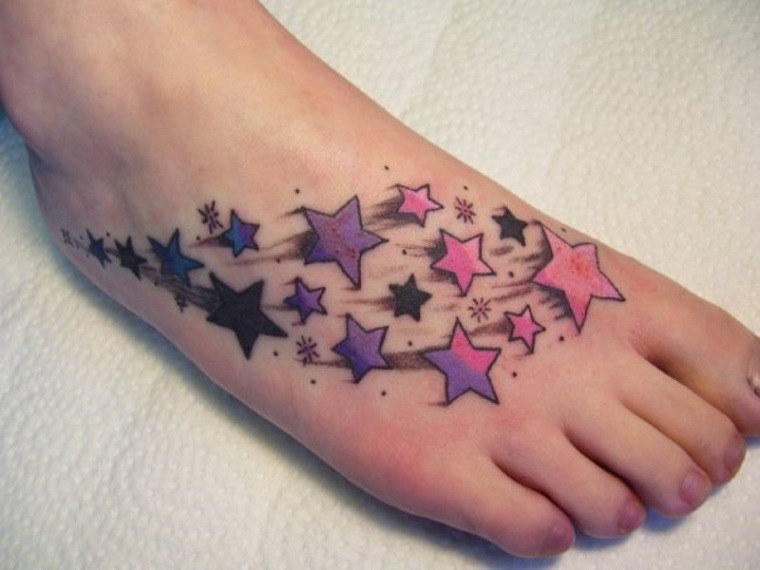 estrellas de colores en el pie