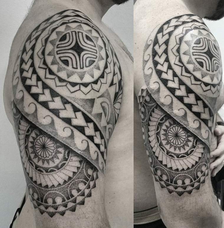 bonito tatuaje estilo maorí
