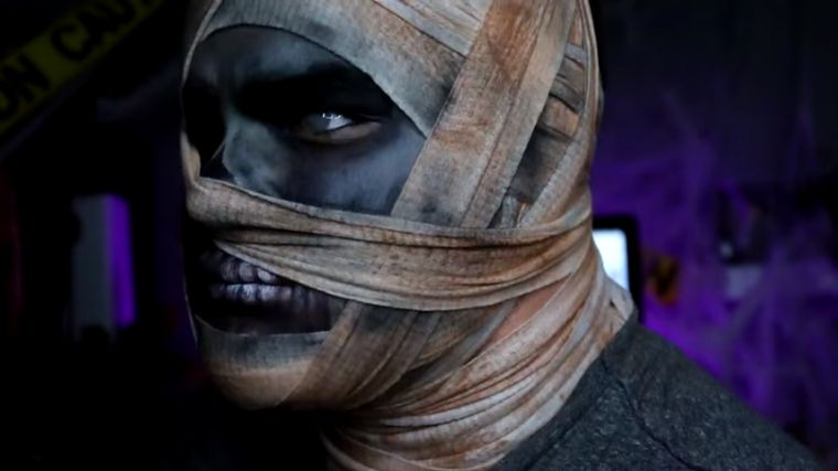 maquillaje-hombre-halloween-momia-facil