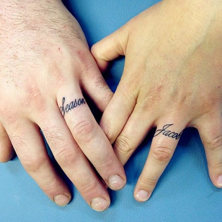 mejores tatuajes-dedos-mano-ideas-parejas