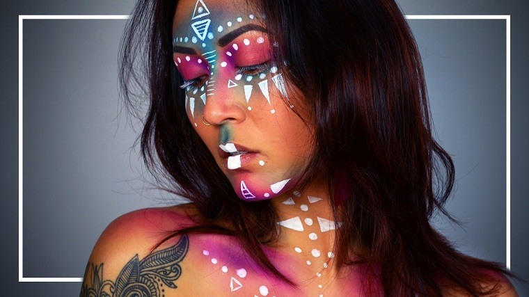 neon-tribal-maquillaje-brillante-diseno