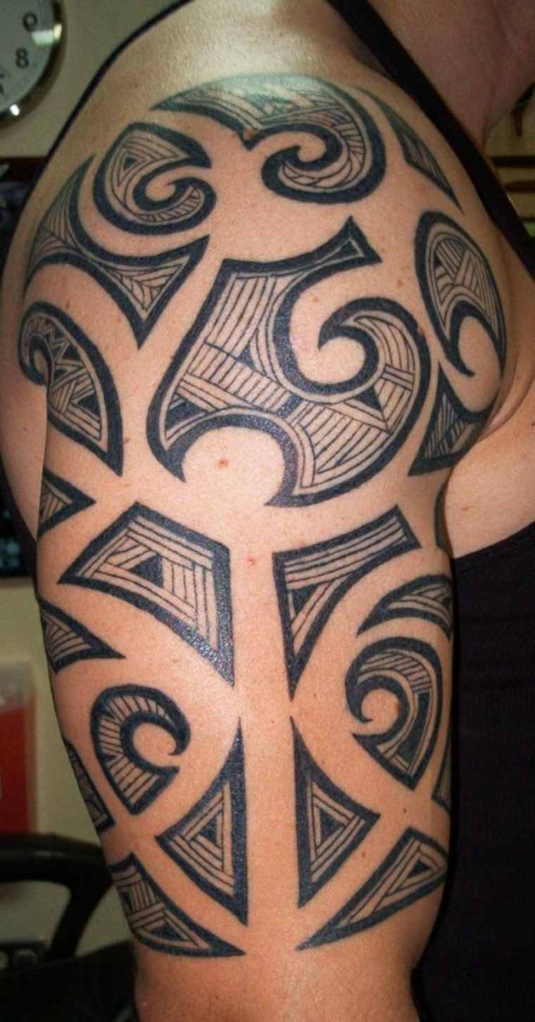 estupendo tatuaje estilo maorí