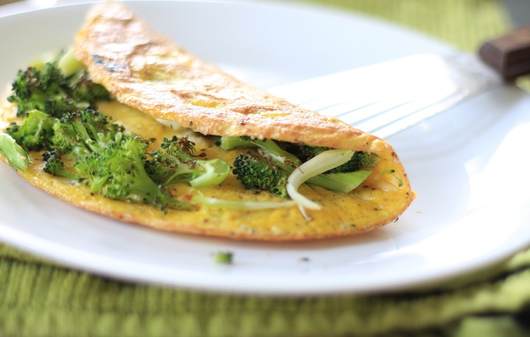 recetas sanas-bajas-calorias-opciones-brocoli-omlette