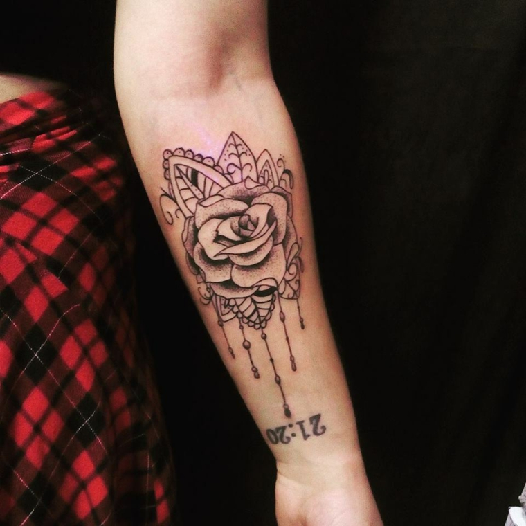 tatuaje de rosa vintage