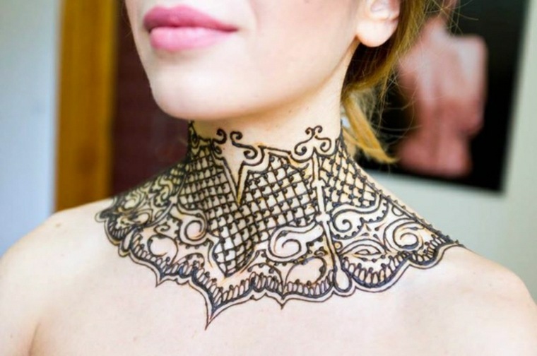 tatuaje en el cuello
