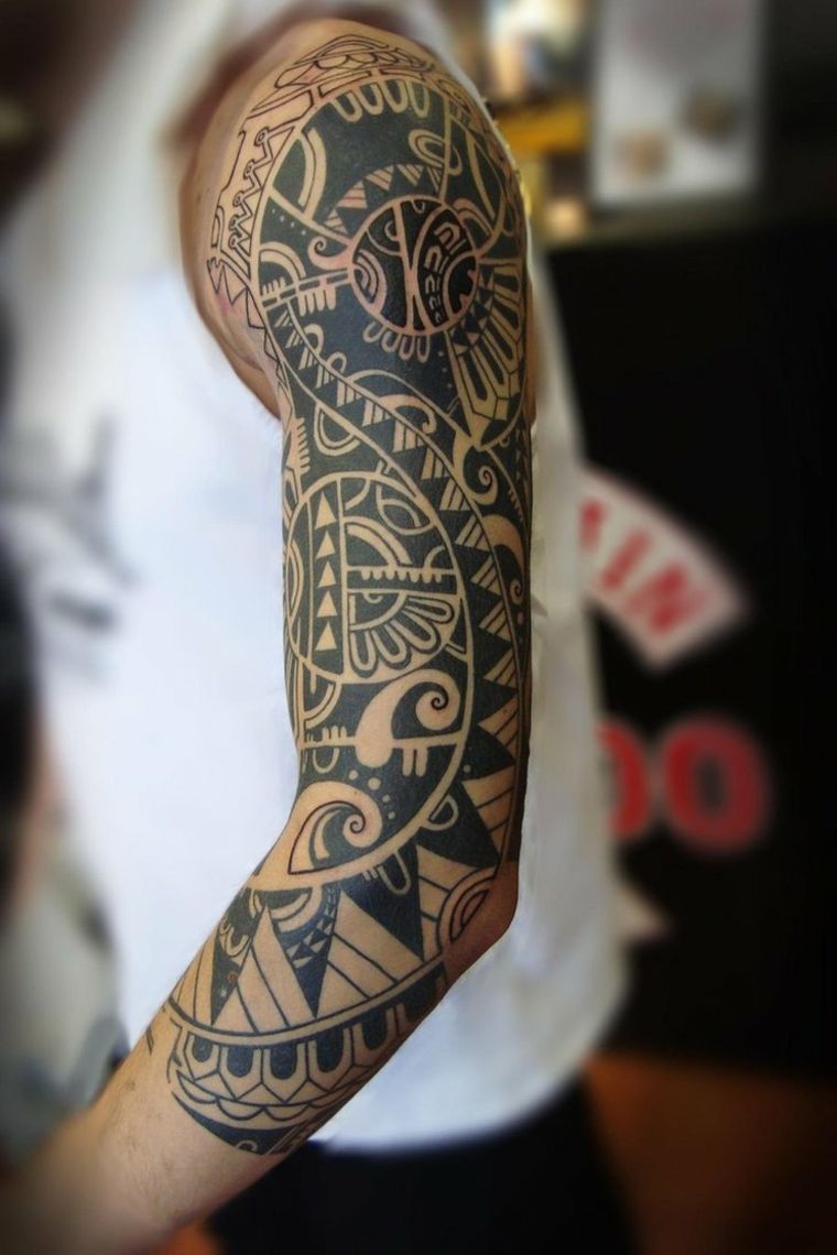 tatuaje-hombre-estilo-motivos-maori