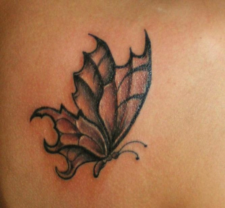 tatuajes con mariposas mujer