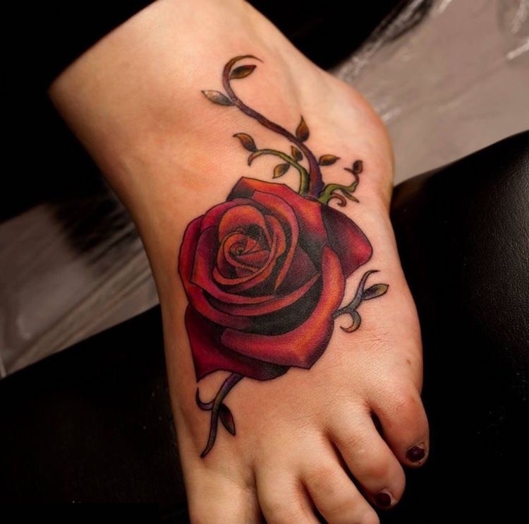 tatuajes de rosas-estilo-pierna-opcones