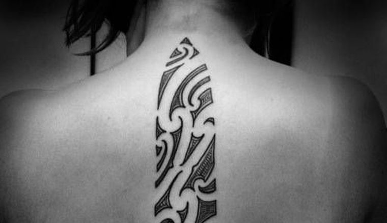 tatuajes maoríes significado opciones-espalda