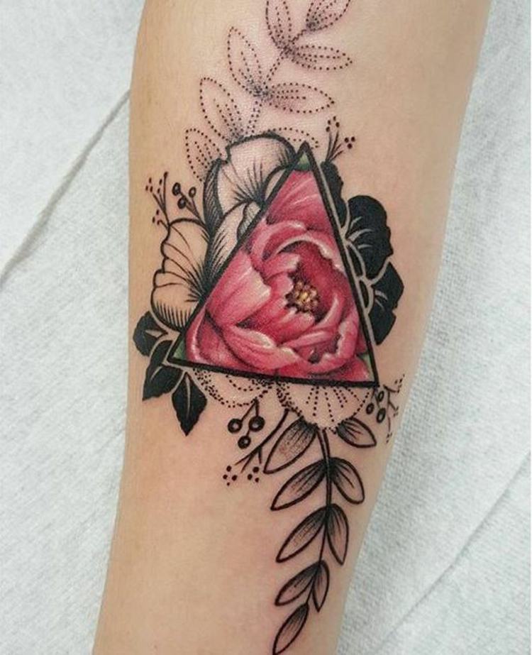 tatuajes originales para mujeres flores tropicales