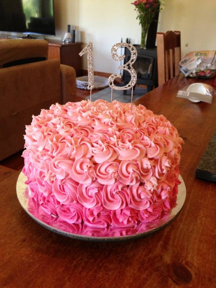 torta revestida rosa moderna
