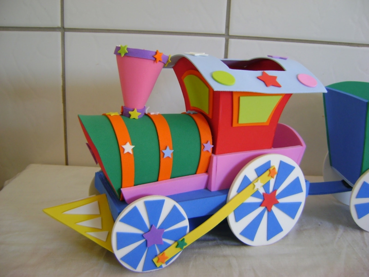tren colorido especial ruedas