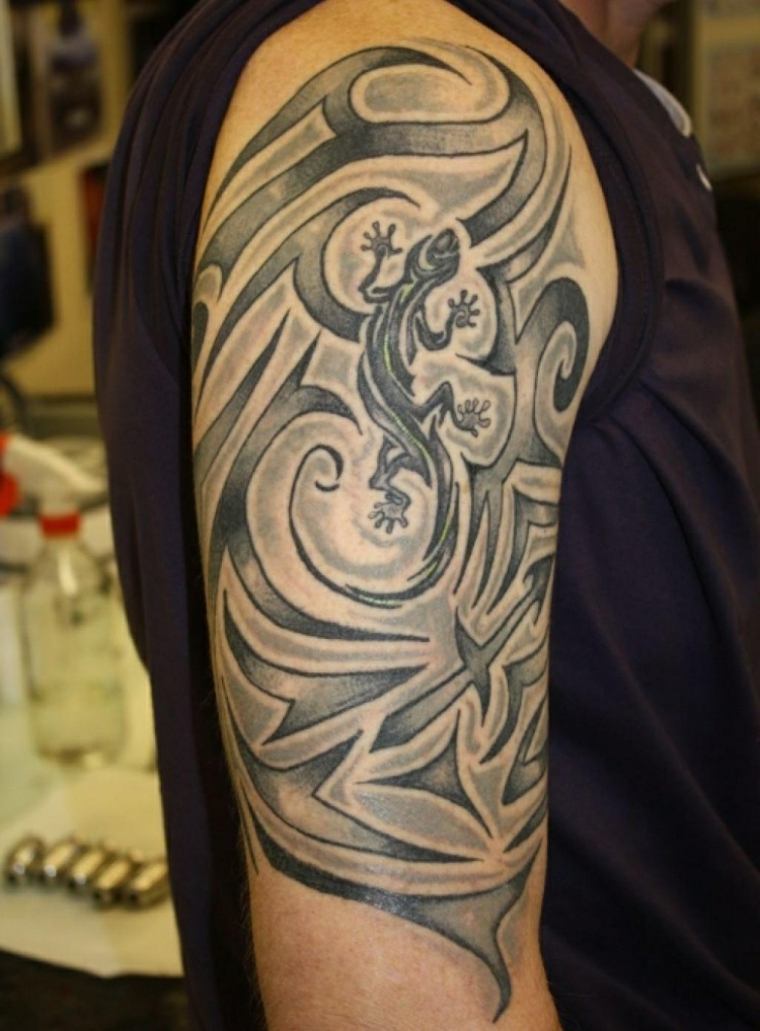 tatuaje para hombre estilo maorí