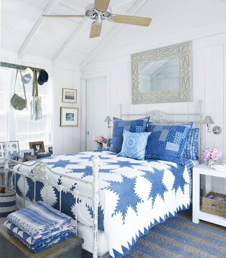 color-azul-diseno-interior-dormitorio-blanco