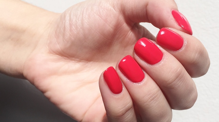Cómo pintarse las uñas-rojas-elegantes