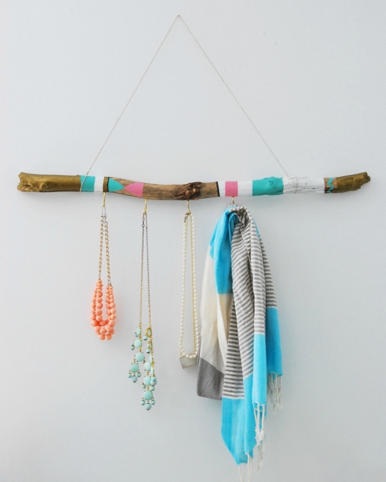diy-decoracion-soporte-collares-palo-madera
