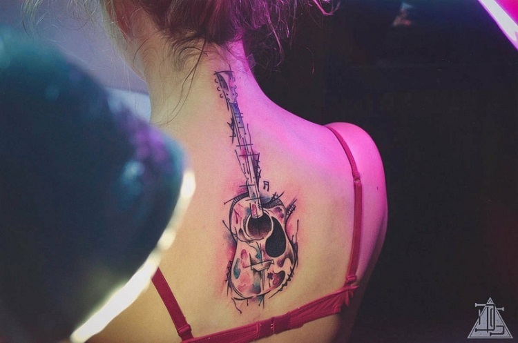 plantillas de tatuajes guitarra espalda