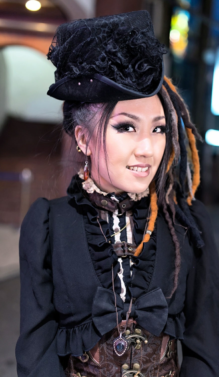 steampunk-ropa-de-moda-impresionante-gorra-ropa-negra