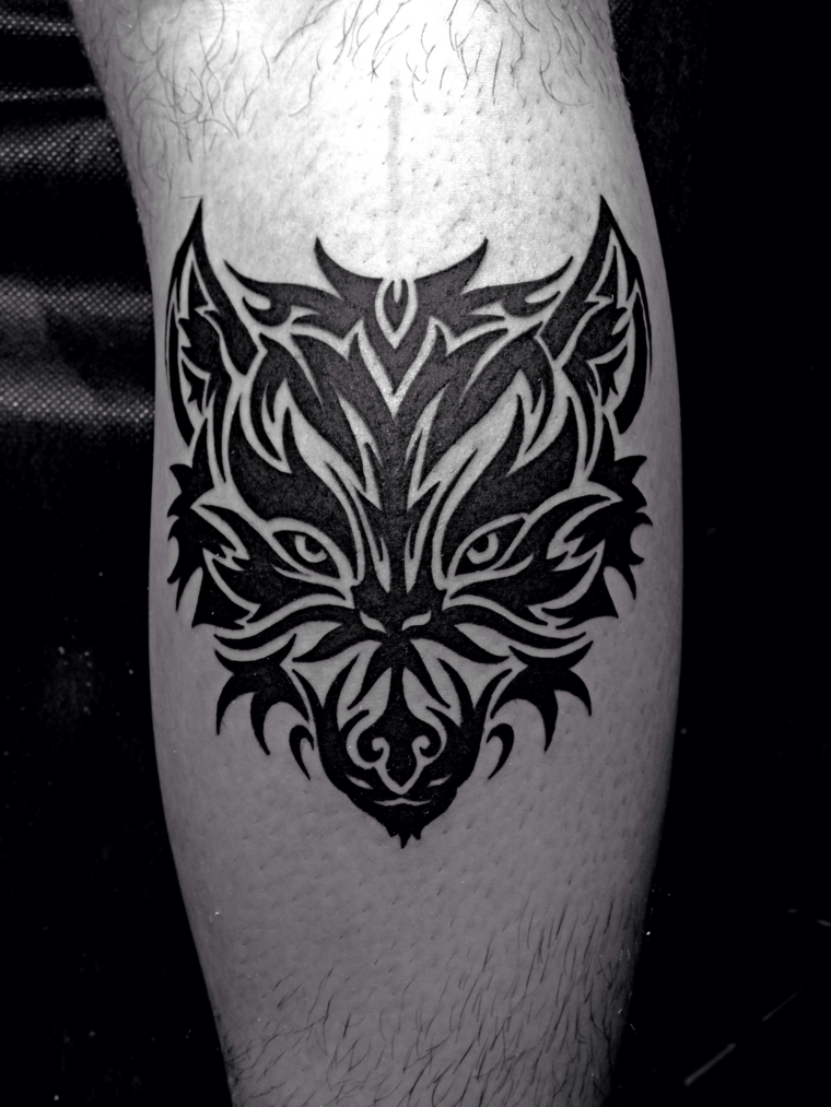 tatuajes-de-lobos-diseno-estilo-tribal-moderno