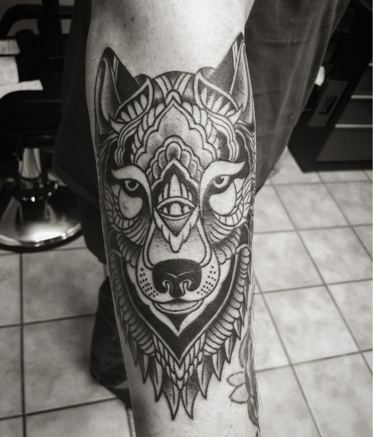 tatuajes-de-lobos-mandala-diseno