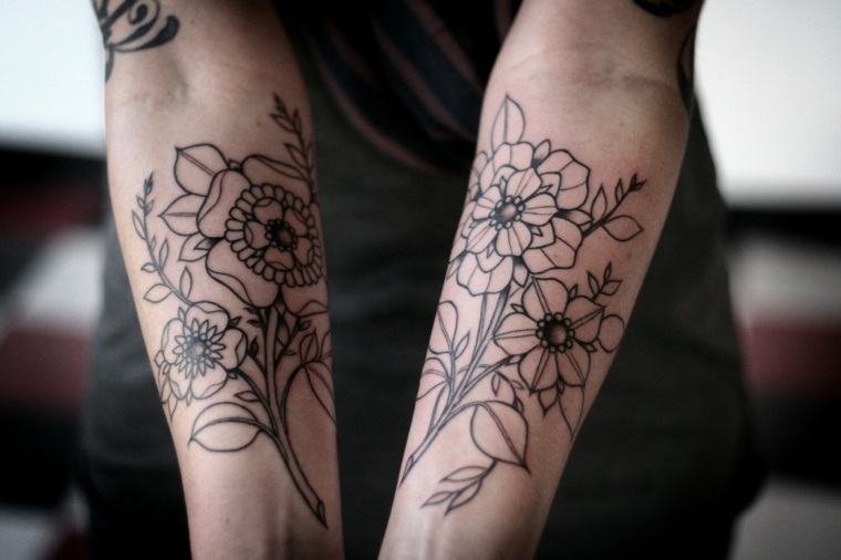 tatuajes-en-el-antebrazo-flores-bellas