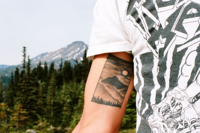 tatuajes en el antebrazo paisaje natural