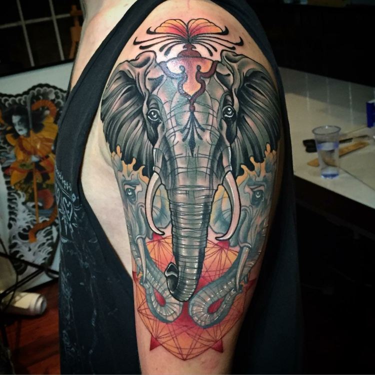 tatuajes originales diseño elefante brazo